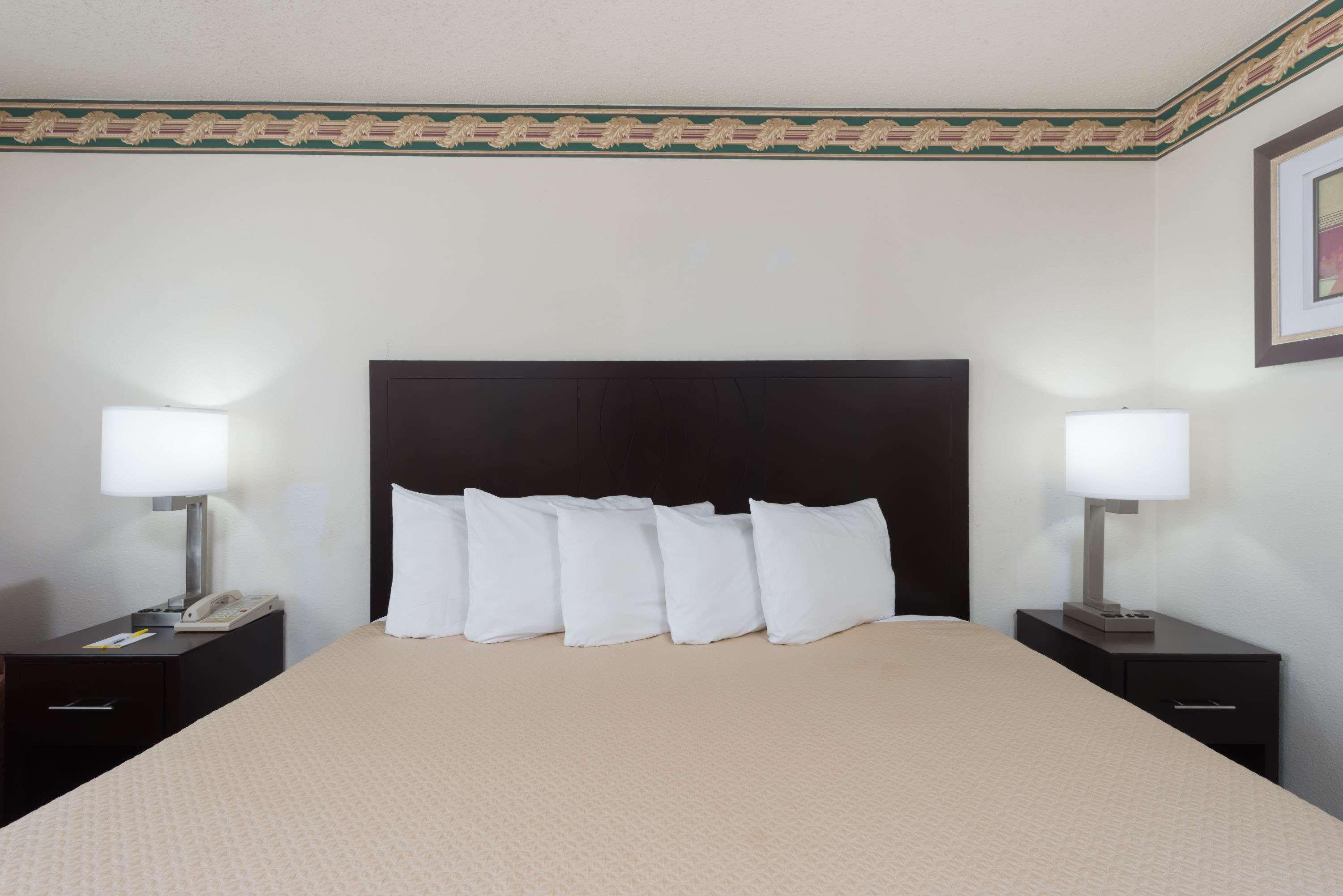 Days Inn By Wyndham Mexico מראה חיצוני תמונה